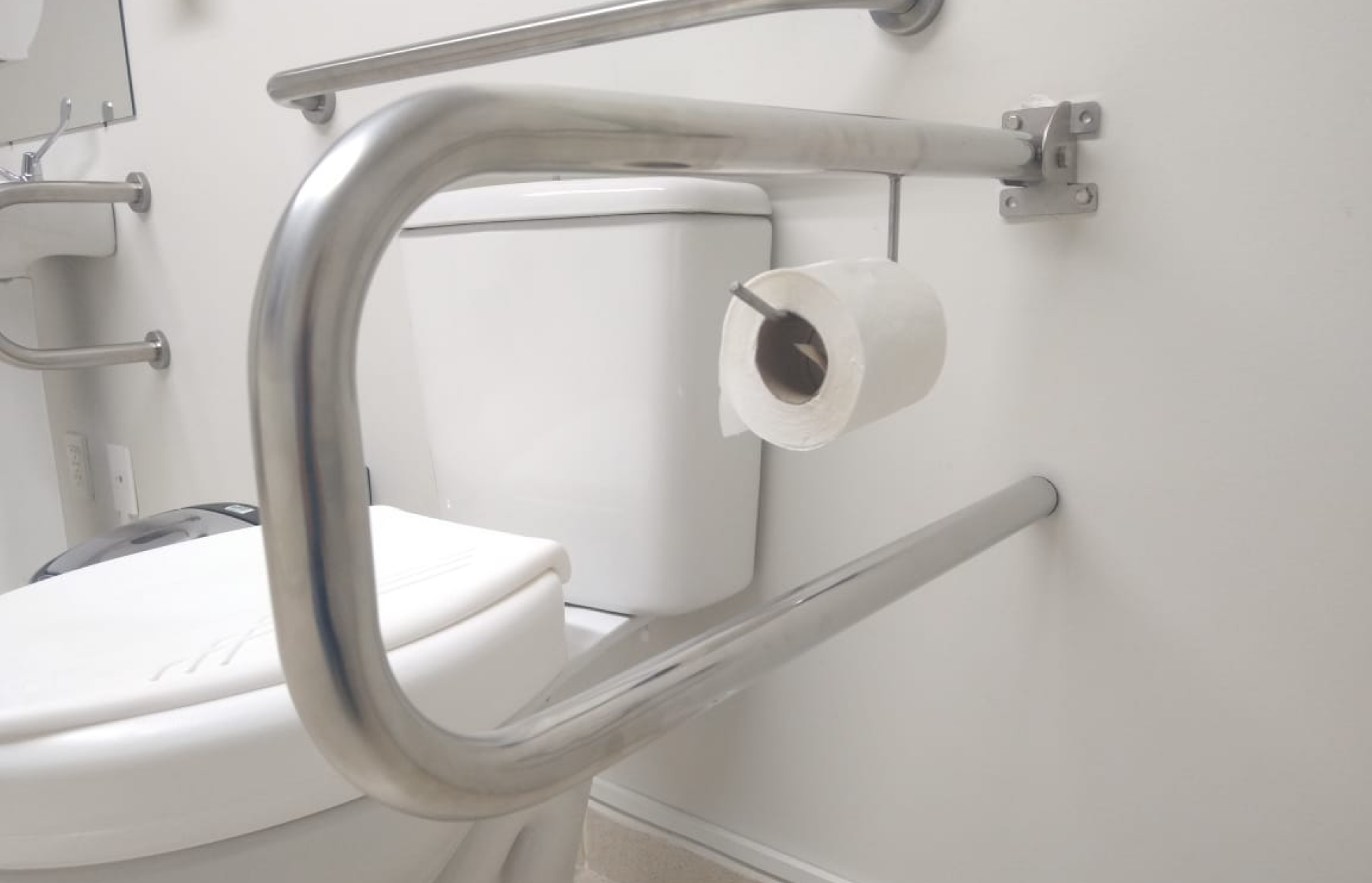 barra-de-apoio-em-inox-articulada-3