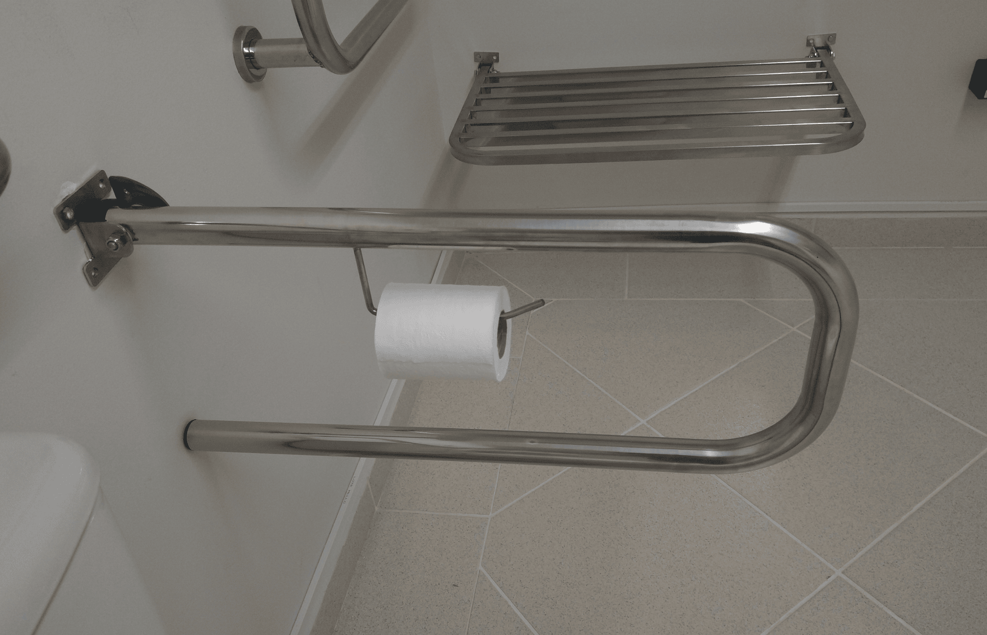 barra-de-apoio-em-inox-articulada-4