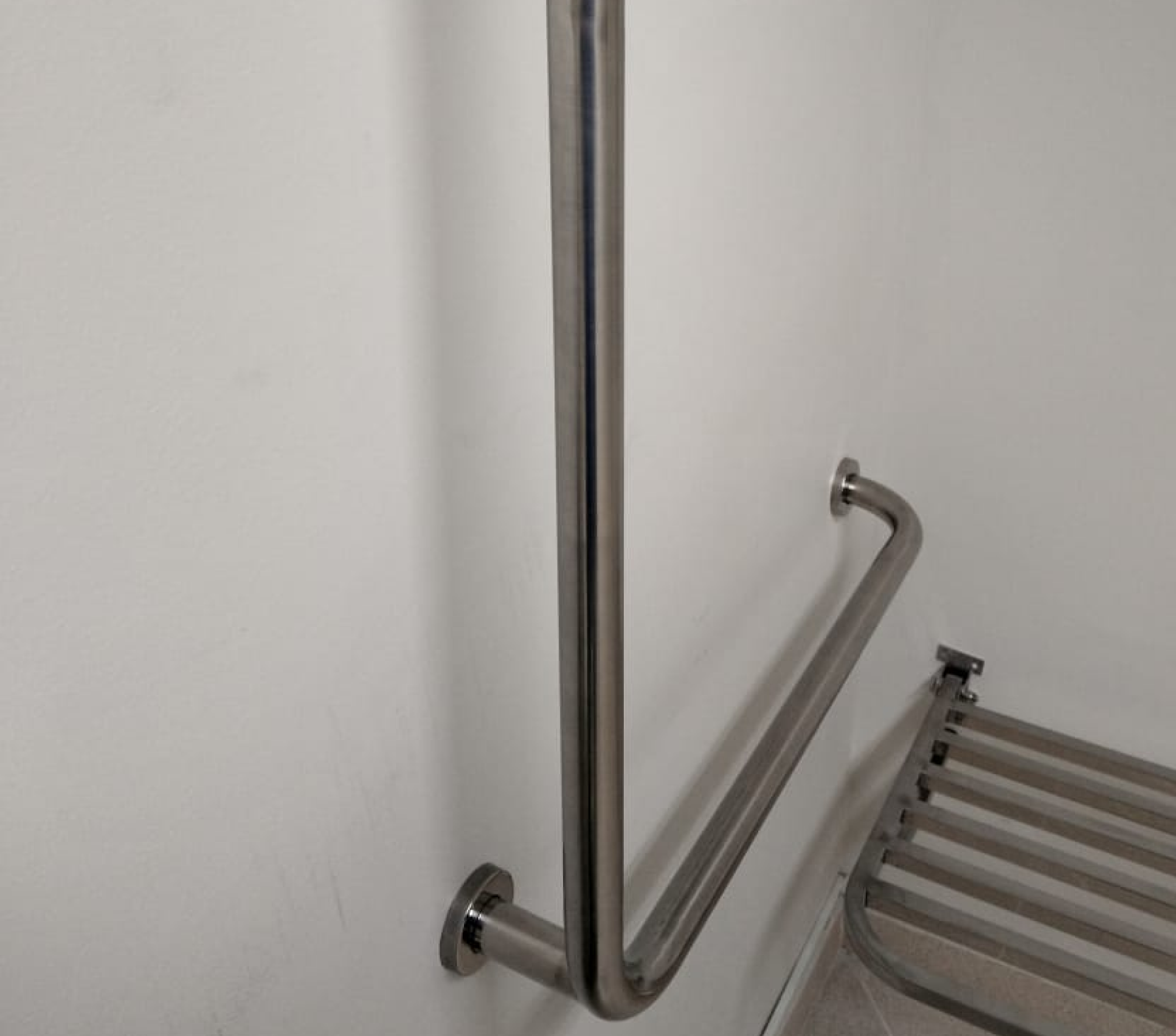 barra-de-apoio-em-inox-em-l-2